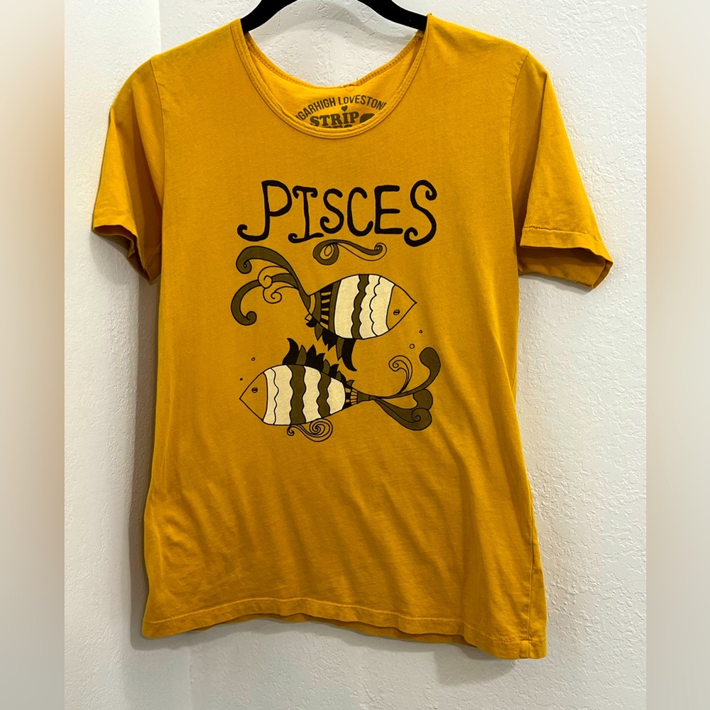 SUGARHIGH LOVESTONED Pisces Zodiac T-Shirt